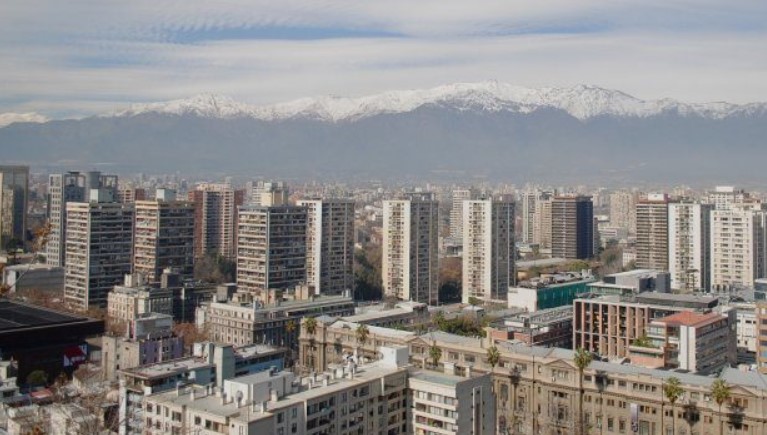 Santiago Centro es la comuna donde más ha bajado la demanda por la compra de departamentos en el último trimestre