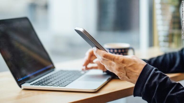 Columna de Gloria de la Fuente: A 2 años del estallido social, desafíos del acceso a información como derecho humano