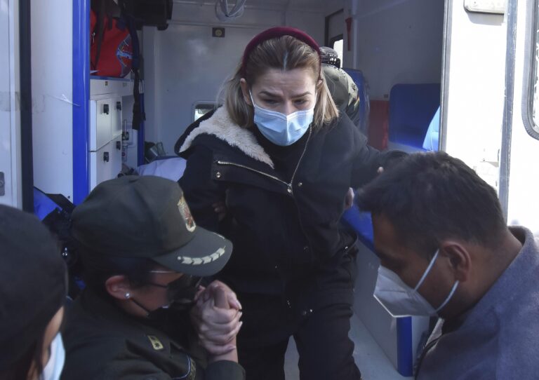 Jeanine Áñez denunció que padece anorexia nerviosa y que es hostigada al interior del penal en que está recluida
