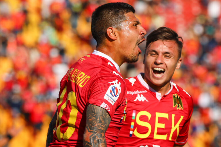 Unión Española sueña con la Sudamericana tras vencer a Curicó Unido