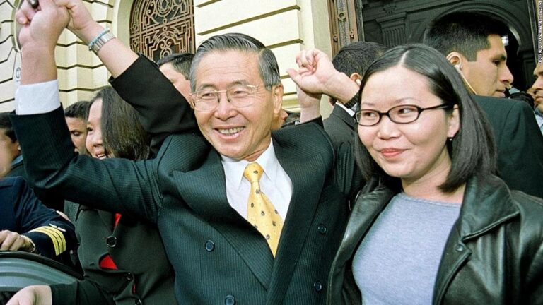 Perú: Alberto Fujimori fue internado en una clínica por problemas respiratorios
