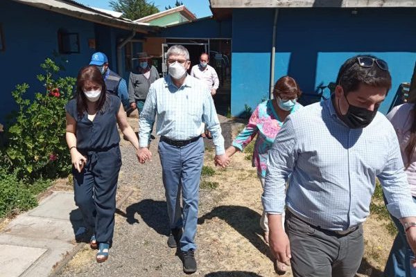 Carlos Chandía llegó a votar en Coihueco, causando emoción y sorpresa entre los vecinos