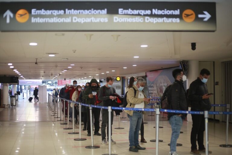 Cambios al Plan Fronteras Protegidas ante amenaza de Ómicron: Prohíben el ingreso de extranjeros desde el sur de África