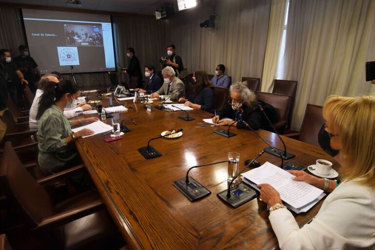 Comisión revisora rechaza la acusación constitucional contra el presidente Piñera
