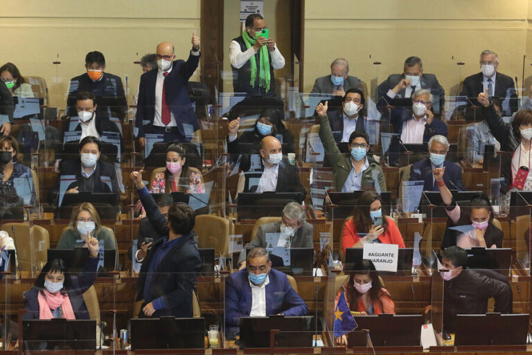 78 a favor, 67 en contra y 3 abstenciones: ¿Cómo votaron los diputados la acusación constitucional contra Piñera?
