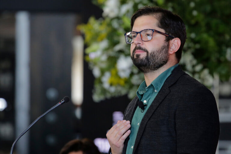 Boric se suma a las críticas hacia embajador argentino: “No corresponde que intervenga en la política interna”