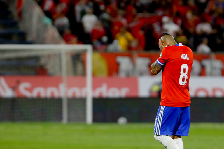 La reacción de Vidal tras expulsión ante Ecuador: 