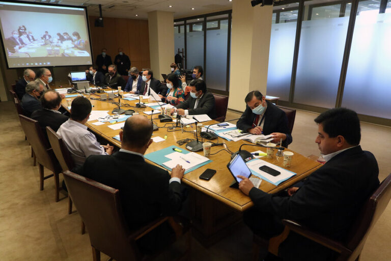 Sin pago de impuestos y con mecanismo para rentas vitalicias: Comisión Mixta despachó cuarto retiro