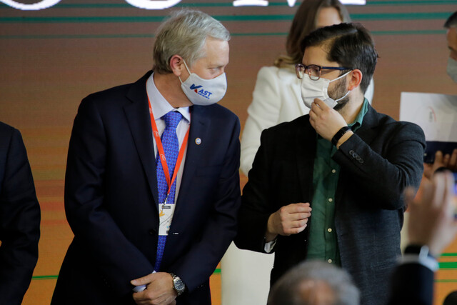 Cadem: Kast y Boric empatan con 39% de las preferencias de cara a la segunda vuelta