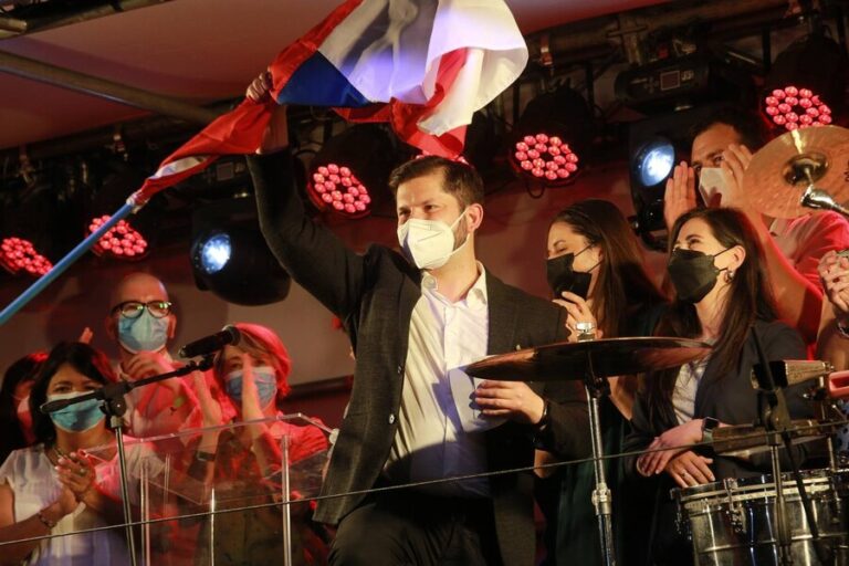 Columna de Rodrigo Pérez de Arce: Boric, el desorientado