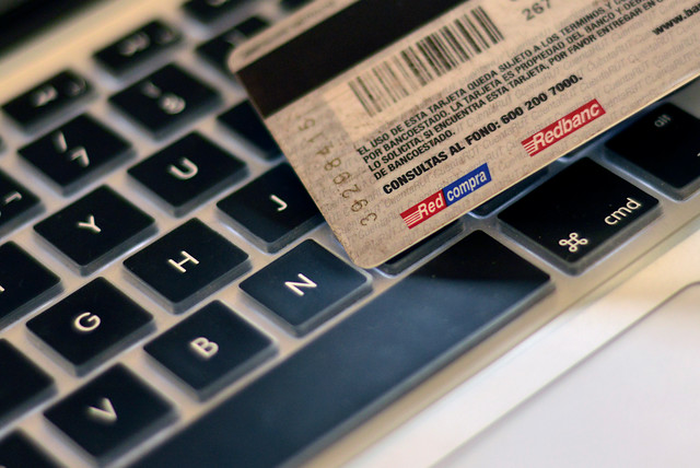 CMF denunció posibles estafas de entidades no reguladas que ofrecen créditos por internet