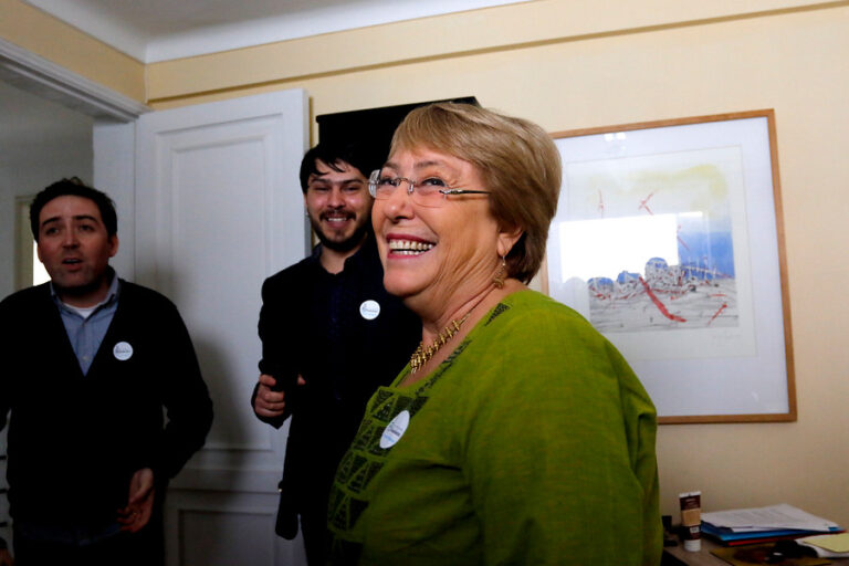 Fundación Horizonte Ciudadano, creada por Bachelet, se declara “a favor” de la candidatura de Boric