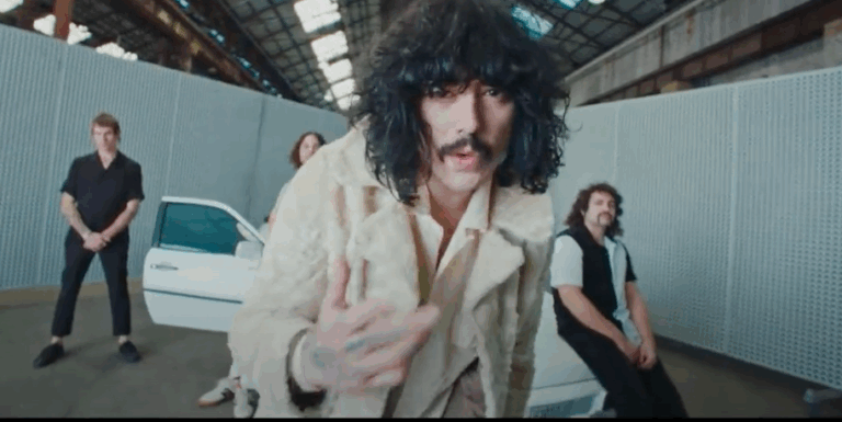 Dylan Frost de Sticky Fingers: 