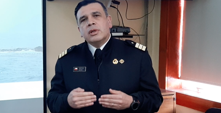 La Armada logró retirar la motonave salmonera varada en la Reserva Nacional Kewésqar