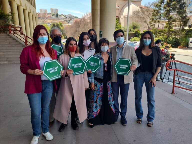 Presentan proyecto de etiquetado vegano para alimentos procesados que no contengan ingredientes de origen animal