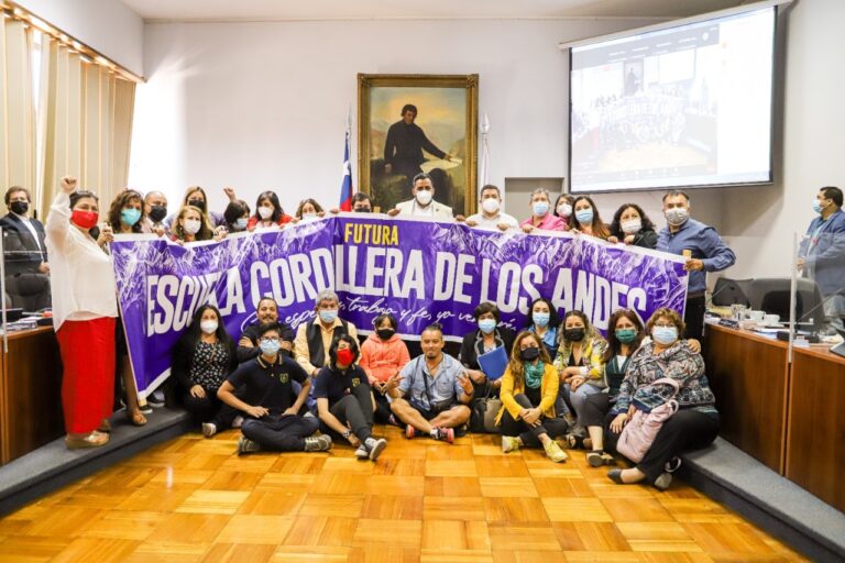 Comunidad escolar decidió cambiar el nombre del colegio Jaime Guzmán en San Bernardo