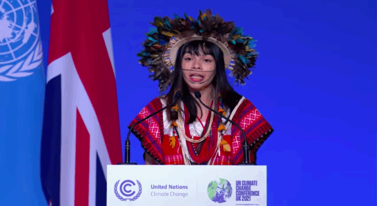 “La Tierra nos dice que no tenemos más tiempo”: El potente discurso de la activista indígena Txai Suruí en la COP26