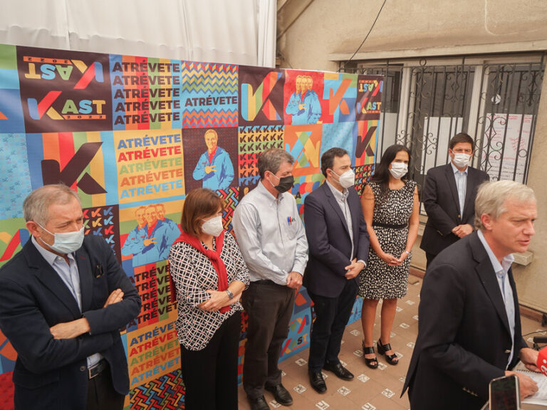 Con Sylvia Eyzaguirre, Sebastián Claro y José Luis Daza: Kast presentó a su nuevo equipo económico