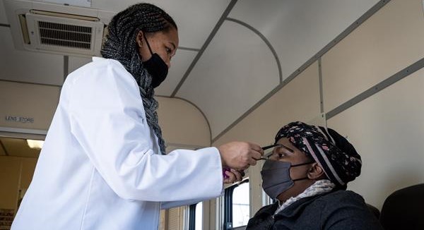 Detectan en Sudáfrica una nueva variante del coronavirus con múltiples mutaciones