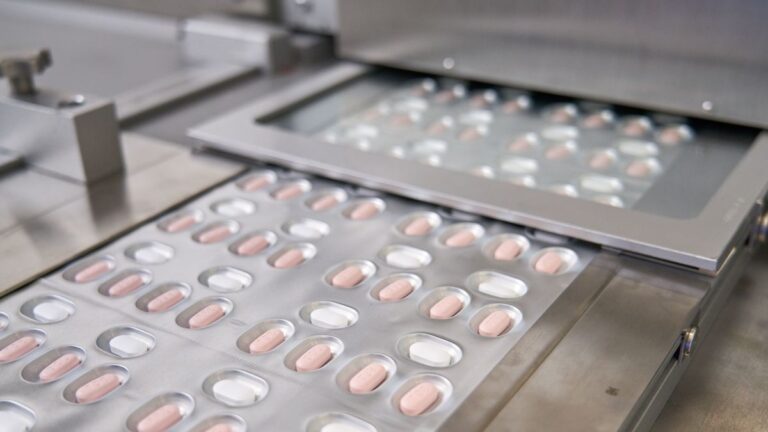 Pfizer solicita la autorización de uso de emergencia a la FDA para su píldora antiviral contra el COVID-19