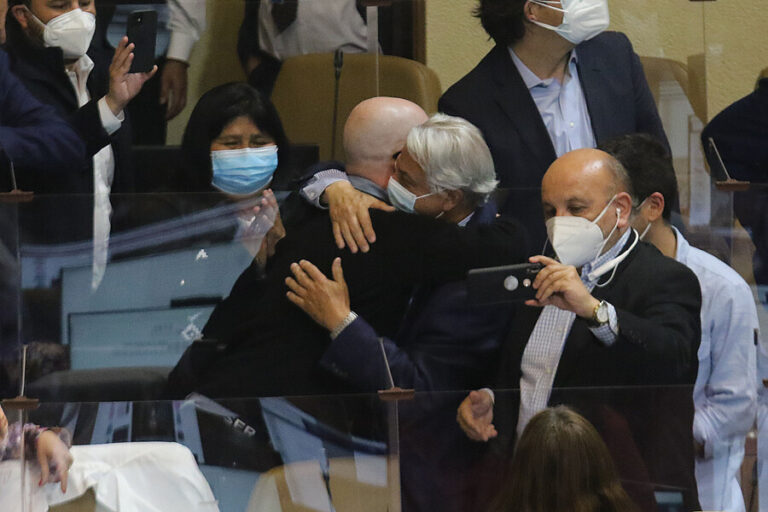 Con queque incluido: Así fue la llegada de Giorgio Jackson al Congreso y su encuentro con Jaime Naranjo