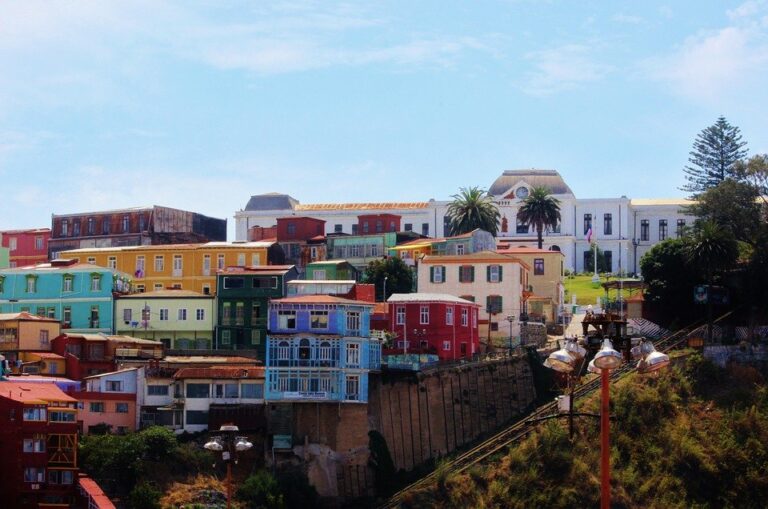 Valparaíso impulsa proyecto para crear una Corporación Municipal de Ascensores