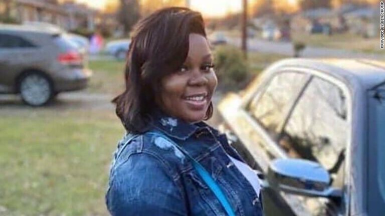 Detective acusado de matar a Breonna Taylor está apelando a su despido del departamento de policía