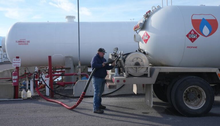 Gobierno argentino aprueba nuevos contratos de exportación de gas natural a Chile