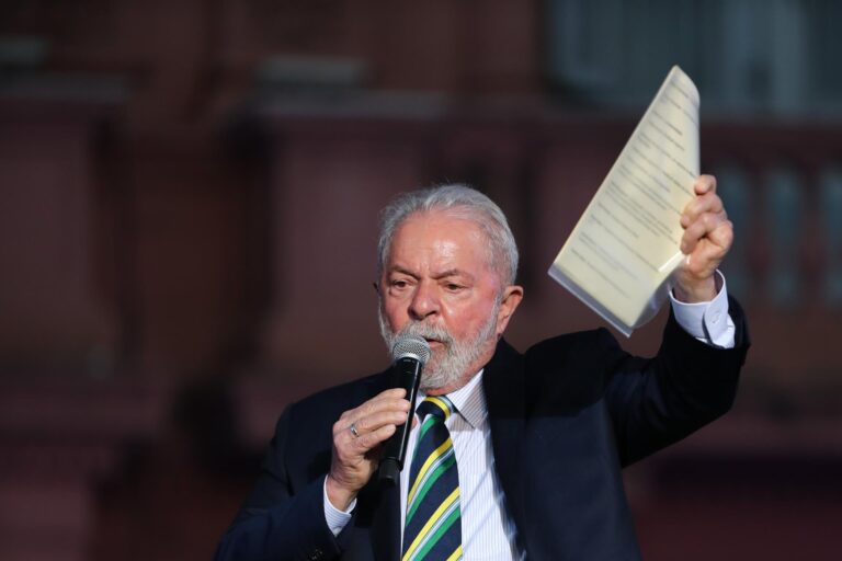 Lula da Silva sería elegido presidente de Brasil sin disputar segunda vuelta, según encuesta