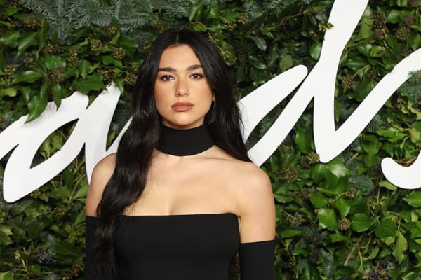 Entradas para el concierto de Dua Lipa en Chile se agotaron en solo 15 minutos