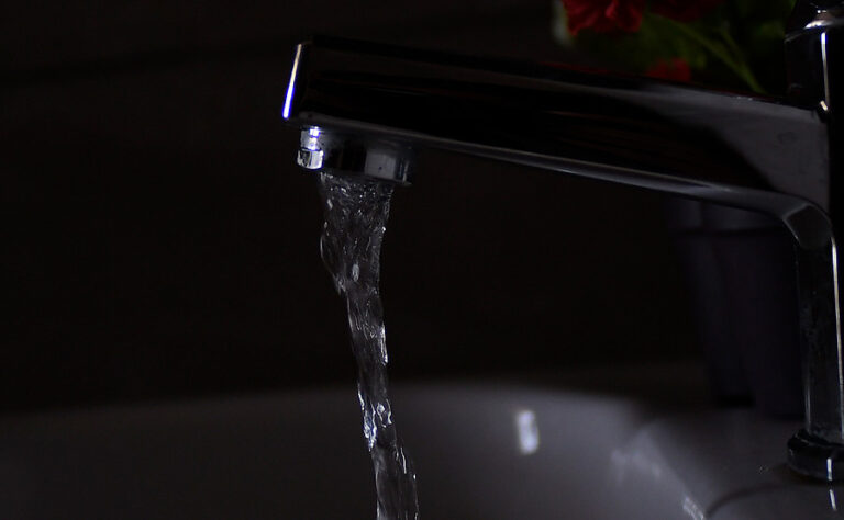 Empresas sanitarias no realizarán cortes de servicios por no pago hasta enero de 2022