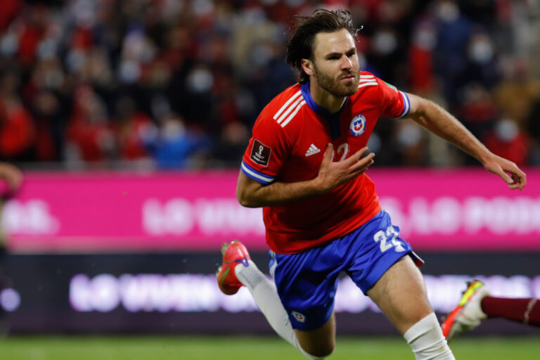 En Inglaterra afirman que Newcastle podría fichar a Ben Brereton Díaz