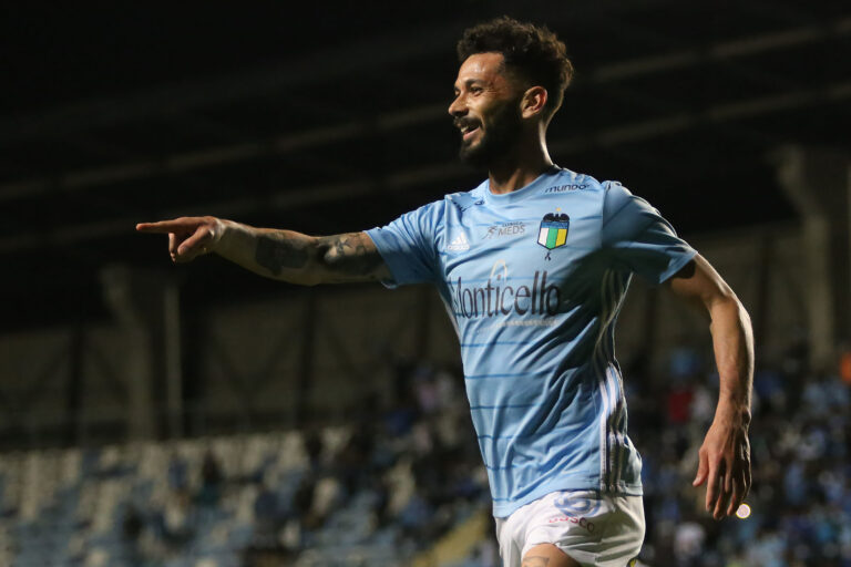 Por amenazas a Marcelo Larrondo: O'Higgins aplicó derecho de admisión de por vida a dos hinchas