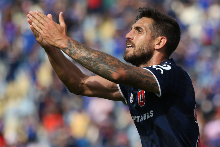 Copa Chile: Joaquín Larrivey brilla ante Colo Colo y marca triplete en el primer tiempo