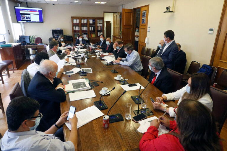 Comisión de Hacienda de la Cámara Baja aprueba la Pensión Garantizada Universal