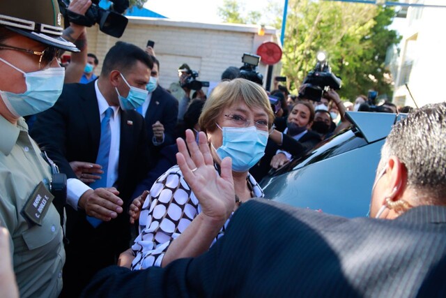 Bachelet confirma su voto en el plebiscito de salida: 