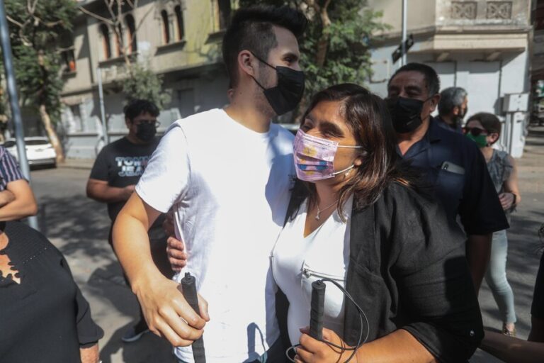 Fabiola Campillai y Gustavo Gatica piden renombrar la calle 