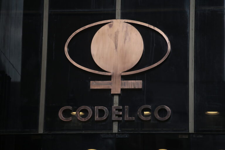 CMF sanciona a Chilena Consolidada por irregularidades en contratación de pólizas con sindicatos de Codelco