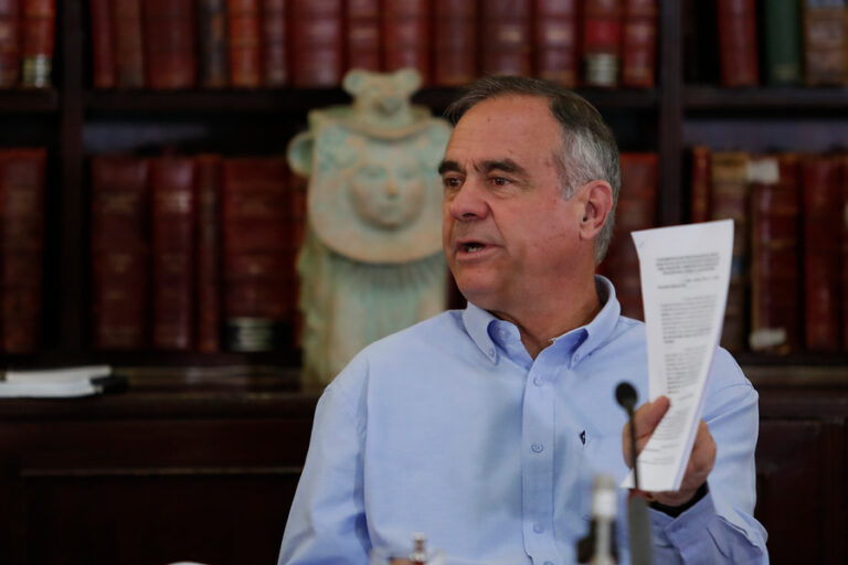 Walker advierte que “si un militante de la DC ingresa al gobierno de Boric, tiene que renunciar al partido”