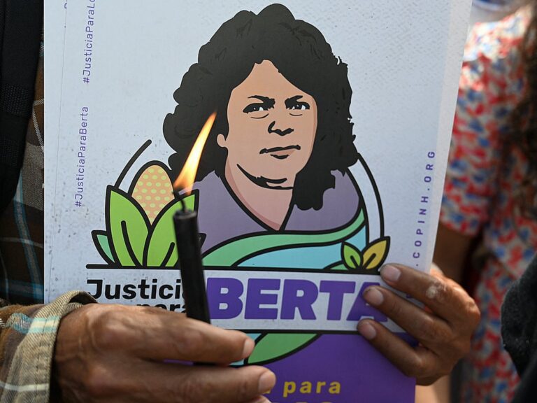 Nuevo pacto internacional que protege a defensores de DD.HH. honra a la ambientalista Berta Cáceres
