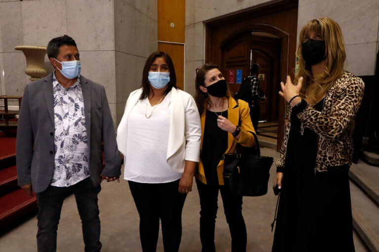 Fabiola Campillai asistió al Senado para coordinar las medidas que adoptarán para su inclusión