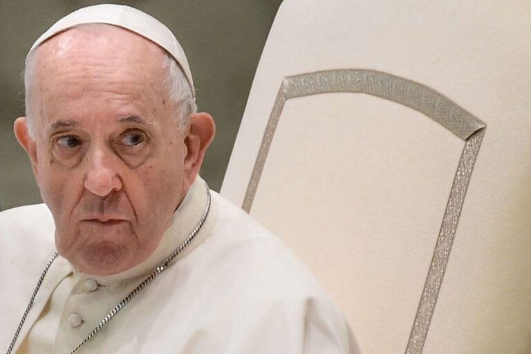 Papa Francisco defendió al arzobispo de París, quien dimitió por supuesta relación amorosa