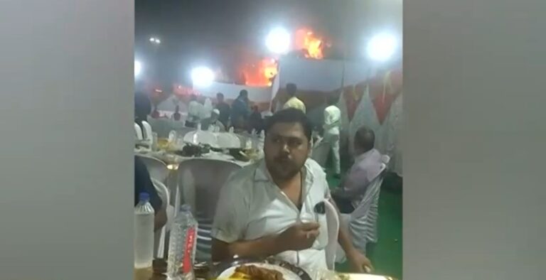Incendio en medio de un matrimonio no detuvo a quienes disfrutaban de la comida