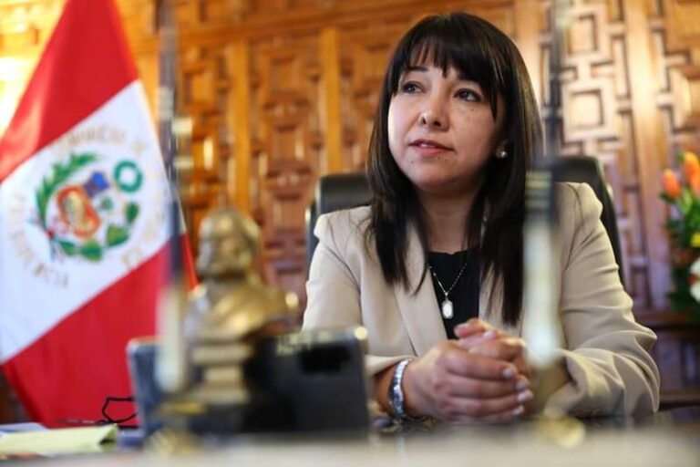 Primera ministra de Perú acusa al Congreso de generar ingobernabilidad
