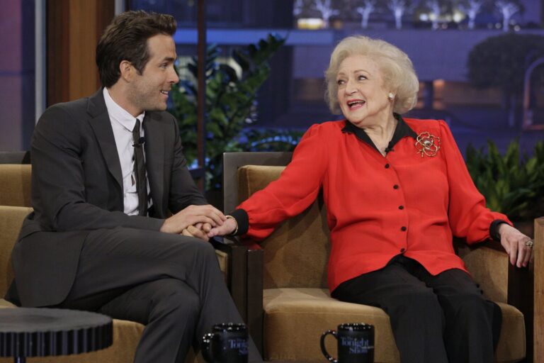 El emotivo adiós de Ryan Reynolds a Betty White: 