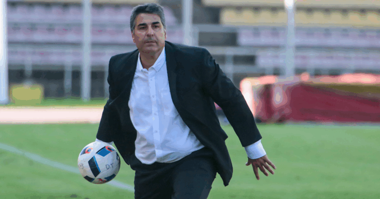 Universidad de Chile oficializó al colombiano Santiago Escobar como su nuevo entrenador