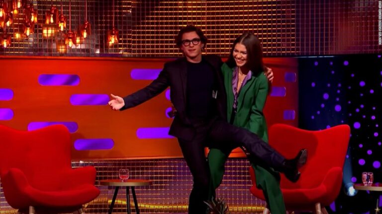Tom Holland y Zendaya bromean sobre cómo han adaptado las acrobacias de Spider-Man por su diferencia de altura