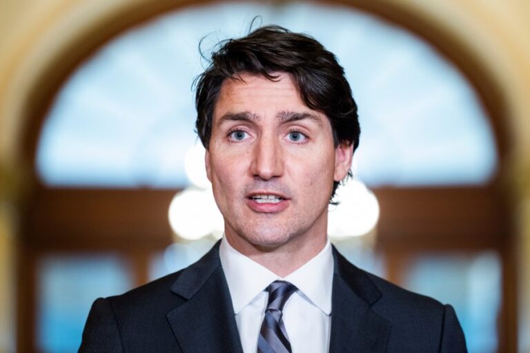 Primer ministro canadiense felicitó a Gabriel Boric: Lo invitó a trabajar juntos y 