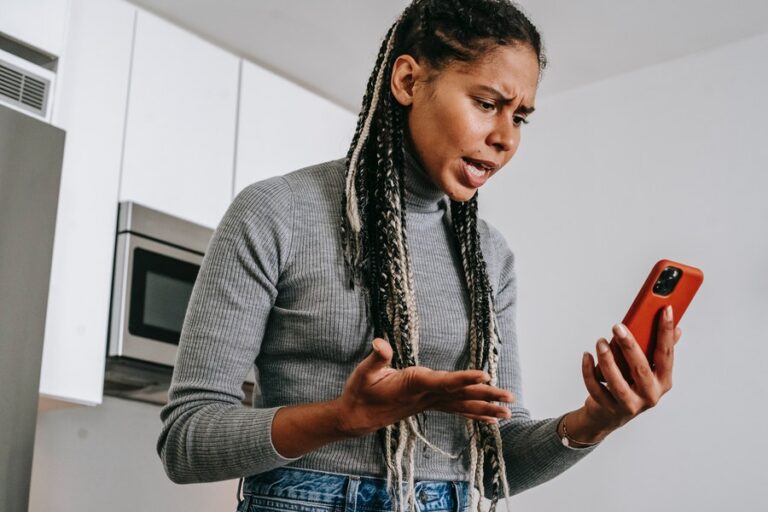 Estudio: Chile es el séptimo país del mundo que sufre más spam telefónico