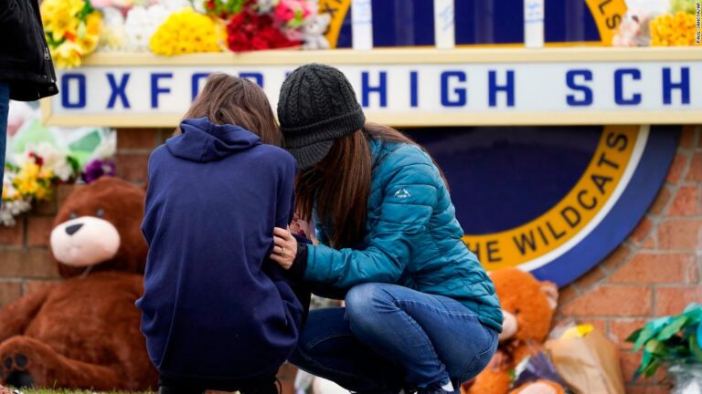 Autoridades publicaron detalles de los eventos claves que llevaron al tiroteo en escuela de Michigan